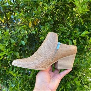 NWOB Dolce Vita Women’s Booties Cafe Croco Print Stella